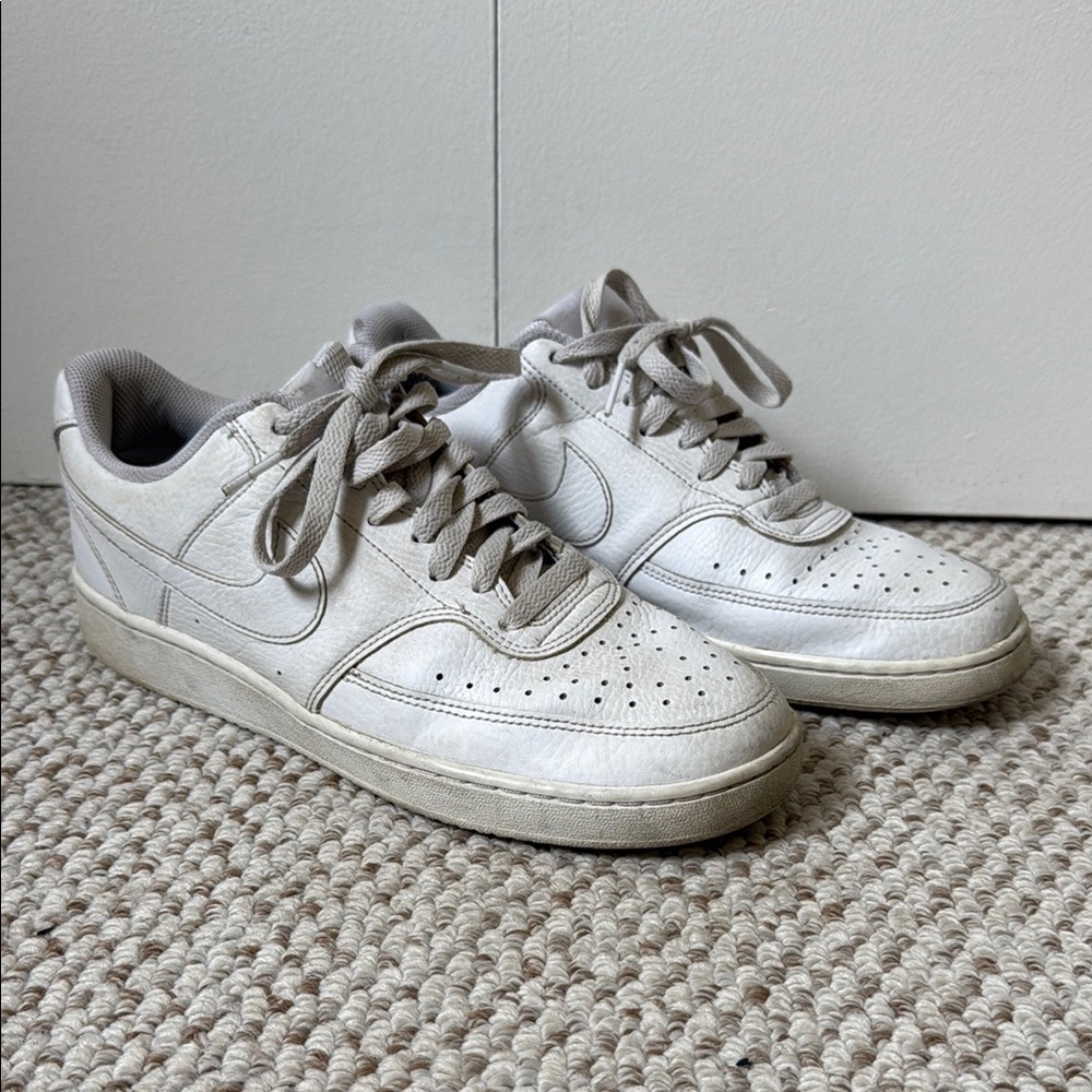 Nike low court sneakers